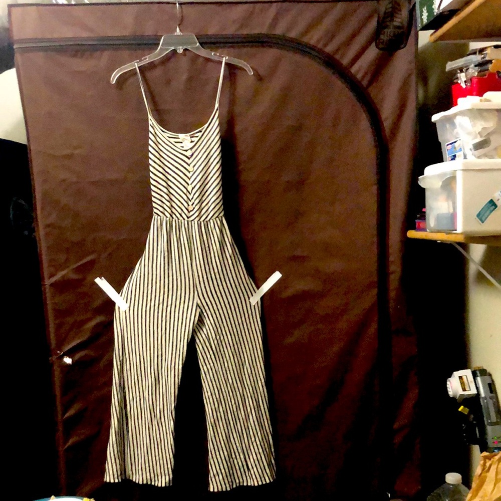 B&W STRIPED JUMPER MEDIUM